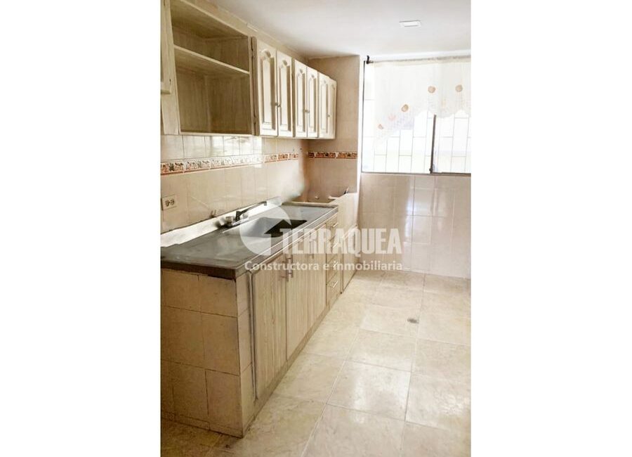 SE VENDE APARTAMENTO EN RIOMAR