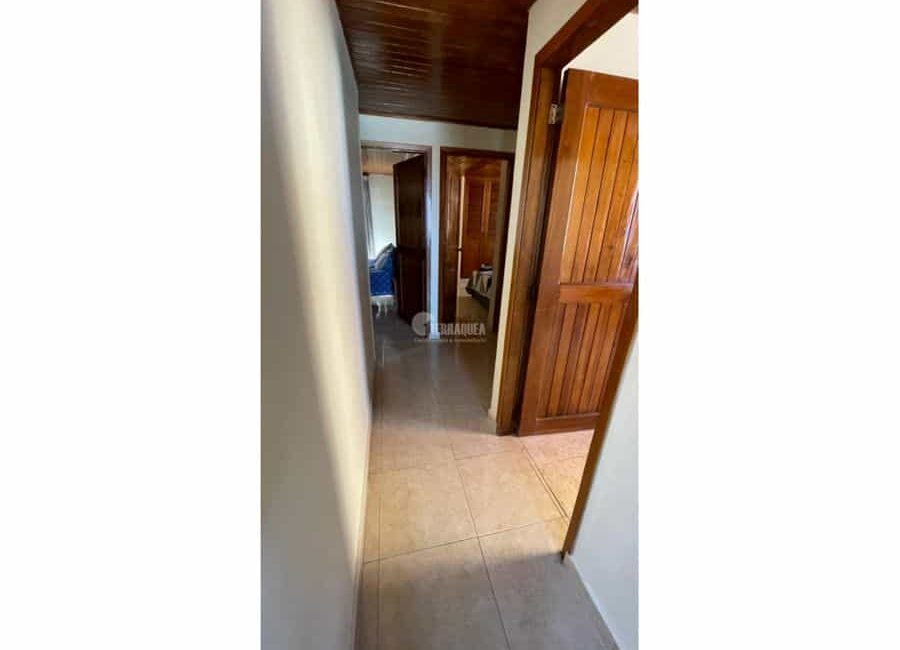 SE VENDE APARTAMENTO EN LAS DELICIAS