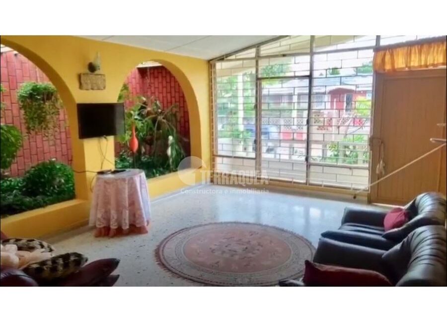 SE VENDE CASA EN LA CUMBRE