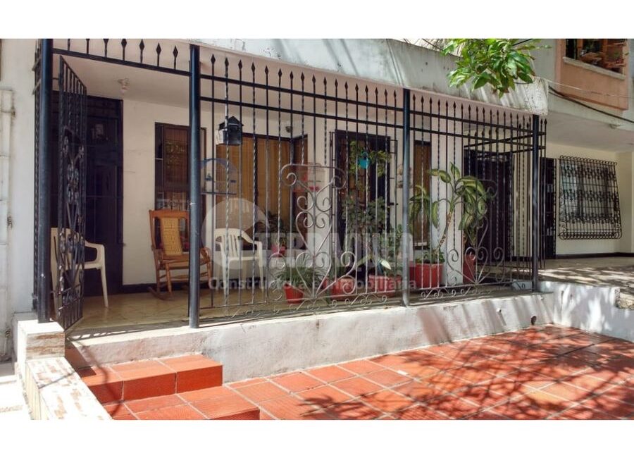 SE VENDE CASA + LOCAL EN BETANIA