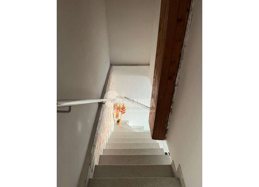 SE VENDE CASA DUPLEX EN EL RECREO