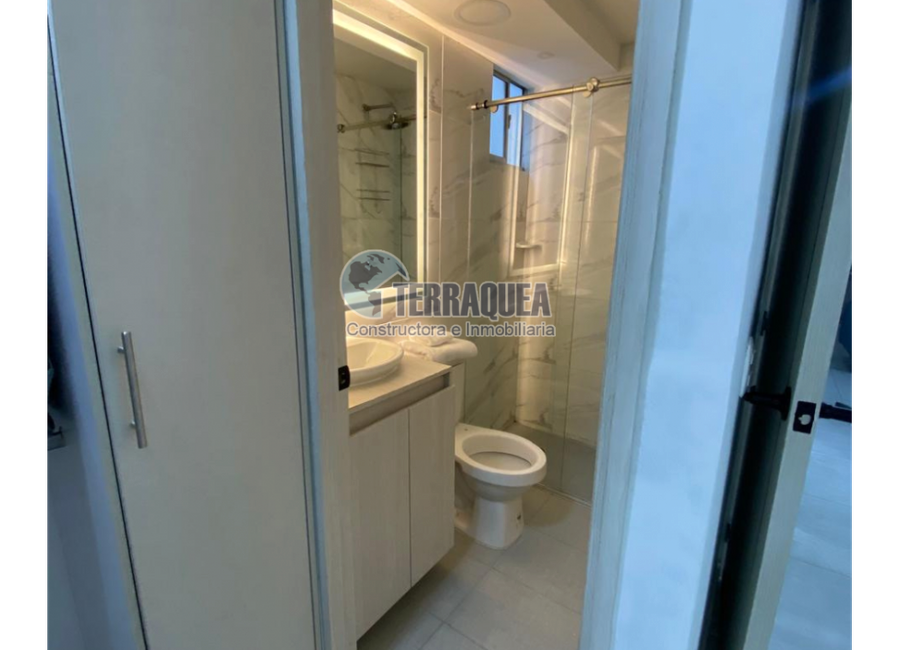 APARTAMENTO EN VENTA EN ALAMEDA DEL RIO, CONJ. GOLONDRINA