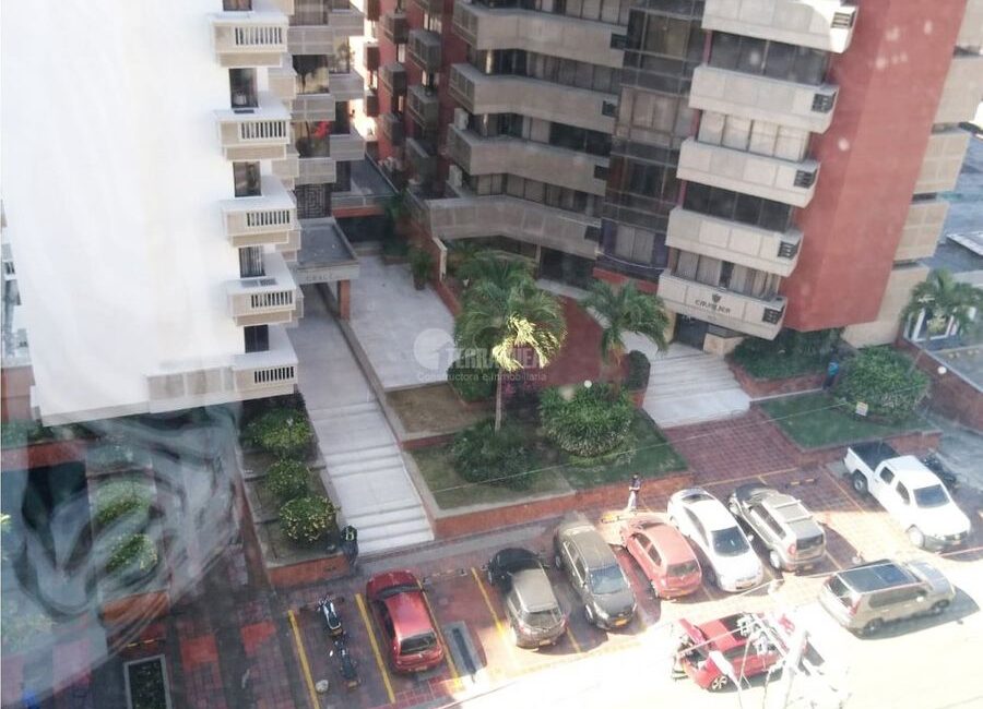 SE VENDE OFICINA EN ALTO PRADO