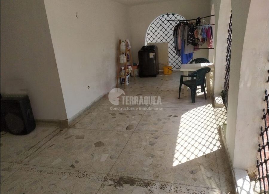 SE VENDE CASA EN NUEVO HORIZONTE