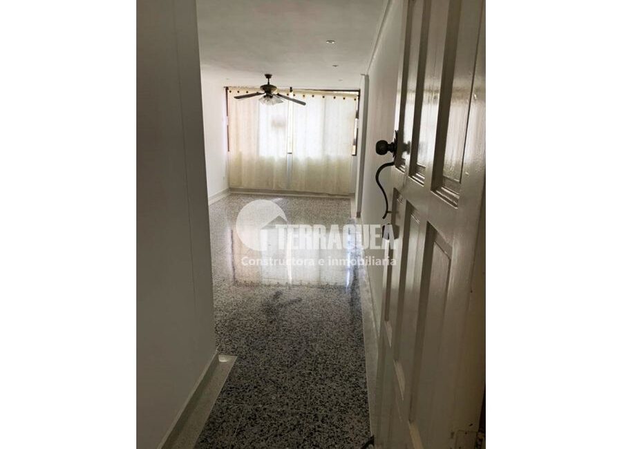 SE VENDE APARTAMENTO EN RIOMAR