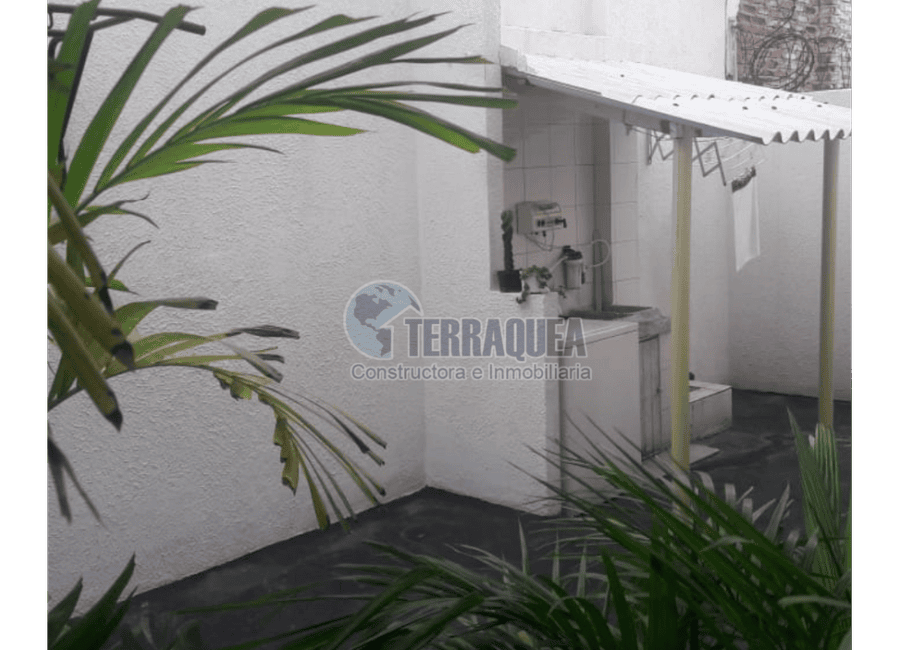 VENTA DE CASA + APARTAMENTO Y APARTAESTUDIO EN BARRIO LAS MERCEDES