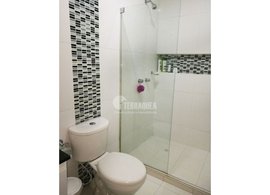 SE VENDE APARTAMENTO EN EL RECREO