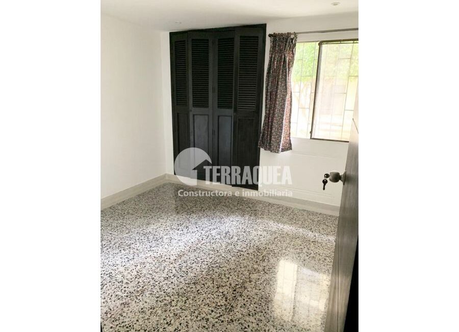 SE VENDE APARTAMENTO EN RIOMAR