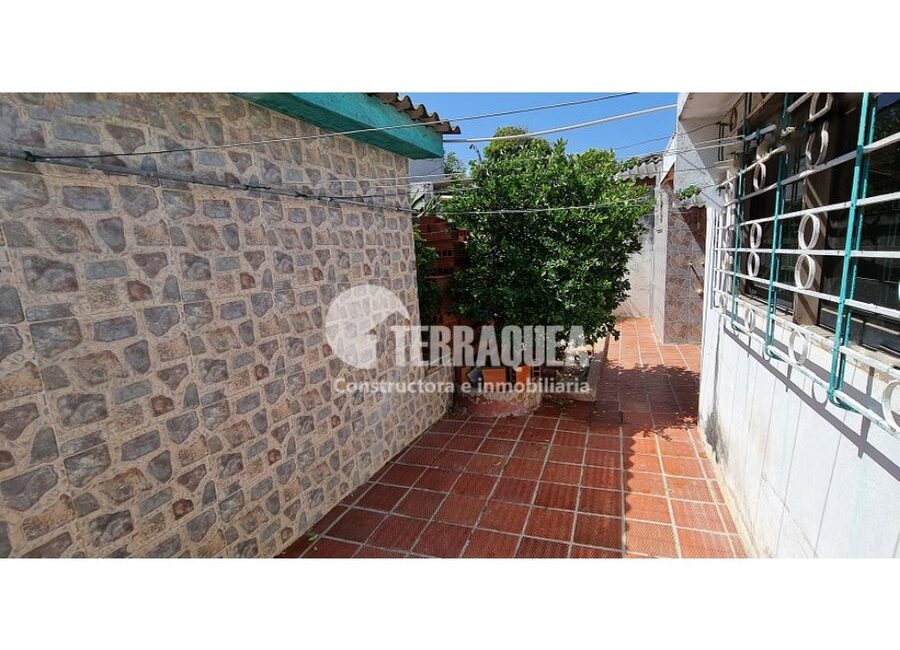 SE VENDE CASA EN LOS JOBOS