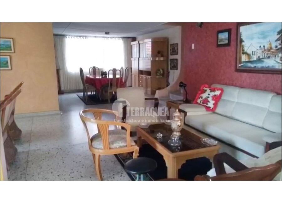 SE VENDE CASA EN LA CUMBRE