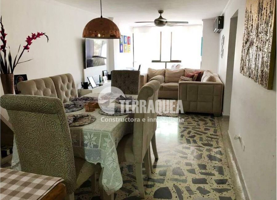 SE VENDE APARTAMENTO EN RIOMAR