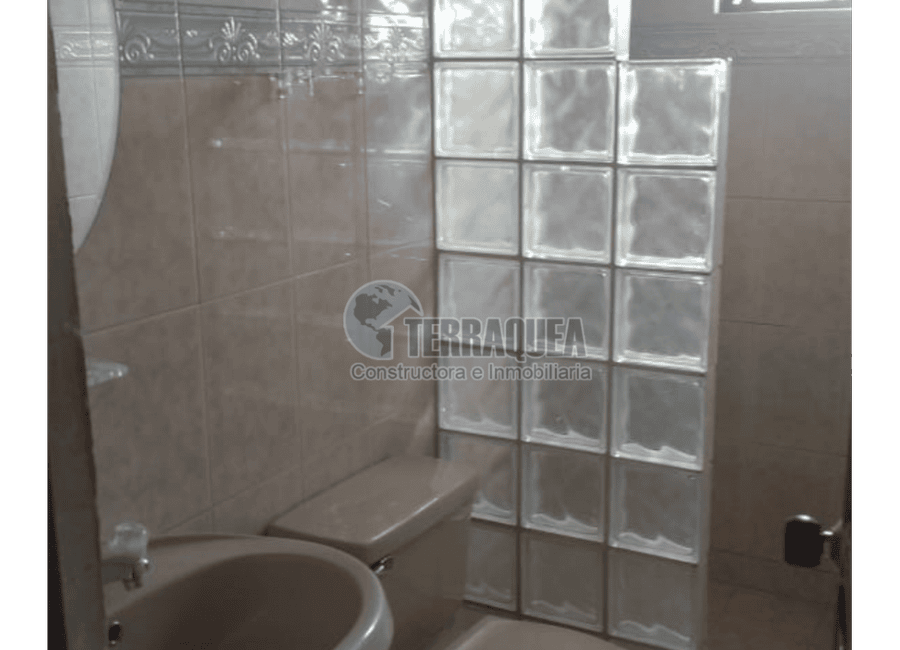 VENTA DE CASA + APARTAMENTO Y APARTAESTUDIO EN BARRIO LAS MERCEDES