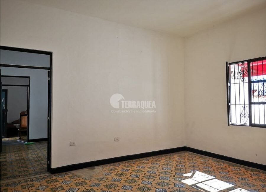 SE VENDE CASA EN EL PRADO