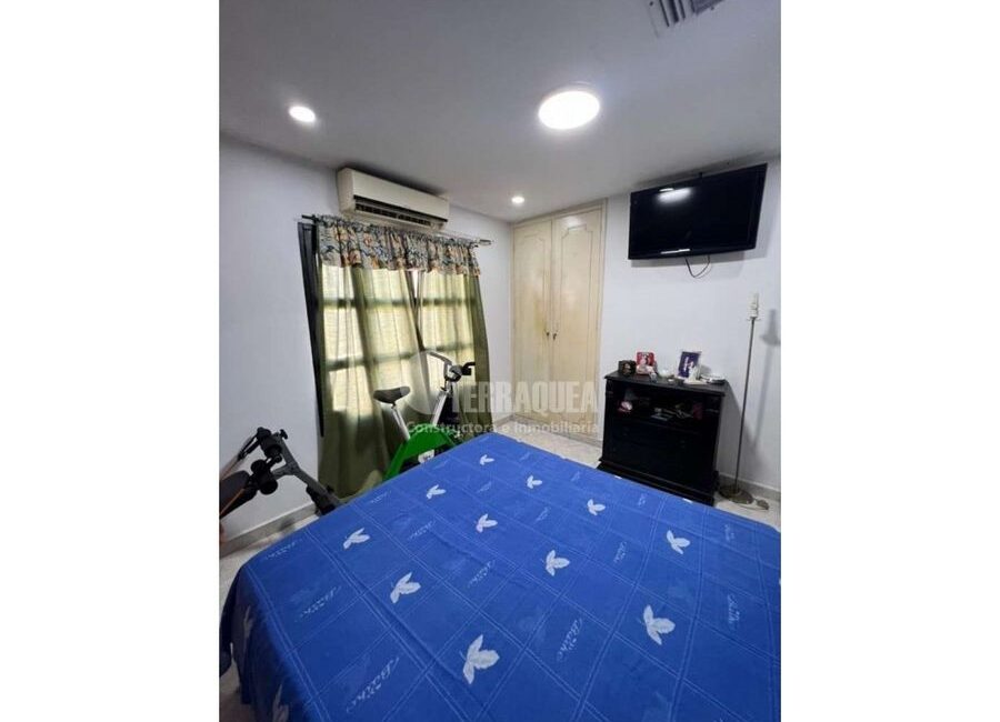 SE VENDE CASA DUPLEX EN EL RECREO