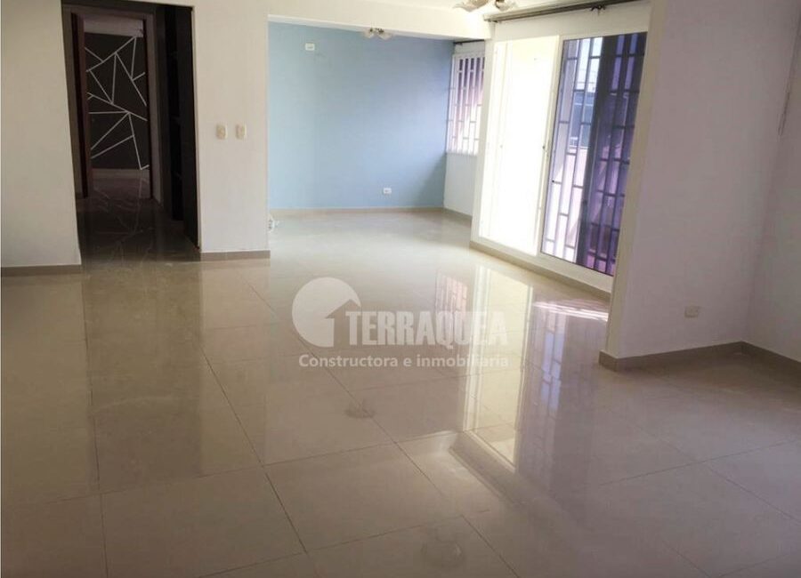 SE VENDE APARTAMENTO EN MIRAMAR