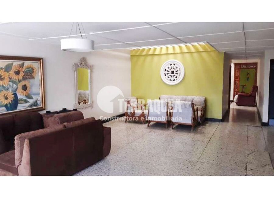 SE VENDE CASA EN LOS NOGALES