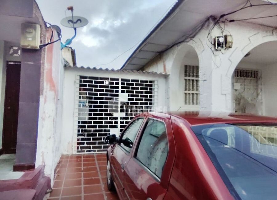 SE VENDE CASA LOTE EN BOSTON