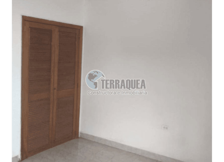 VENTA DE CASA + APARTAMENTO Y APARTAESTUDIO EN BARRIO LAS MERCEDES