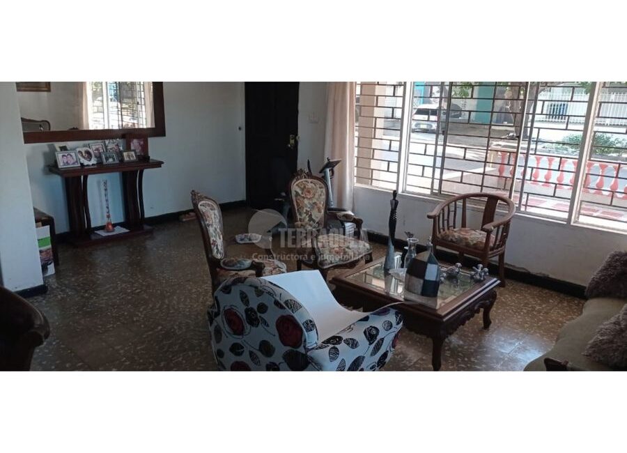 SE VENDE CASA DÚPLEX COMERCIAL EN LA CONCEPCION