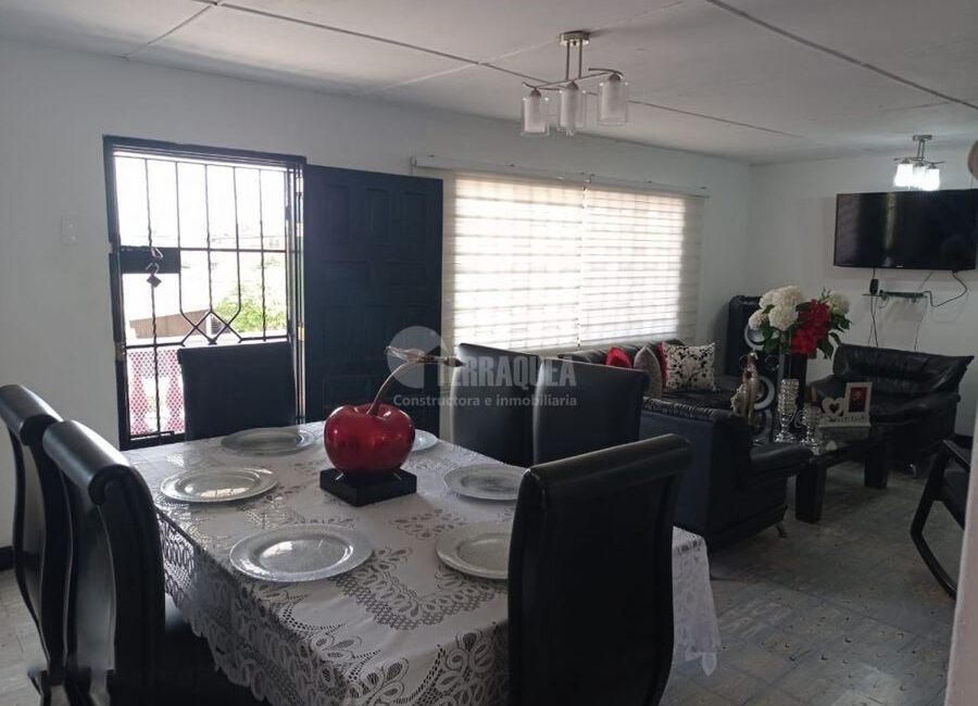 SE VENDE CASA DÚPLEX COMERCIAL EN LA CONCEPCION
