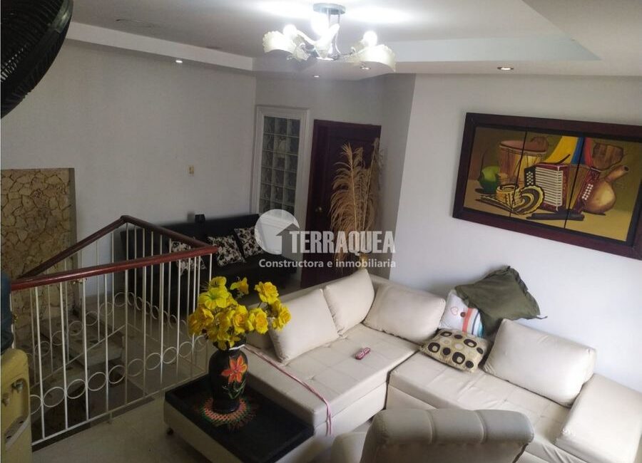 SE VENDE CASA DUPLEX EN SAN JOSÉ