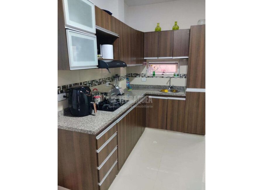 SE VENDE CASA DÚPLEX EN EL LIMONCITO