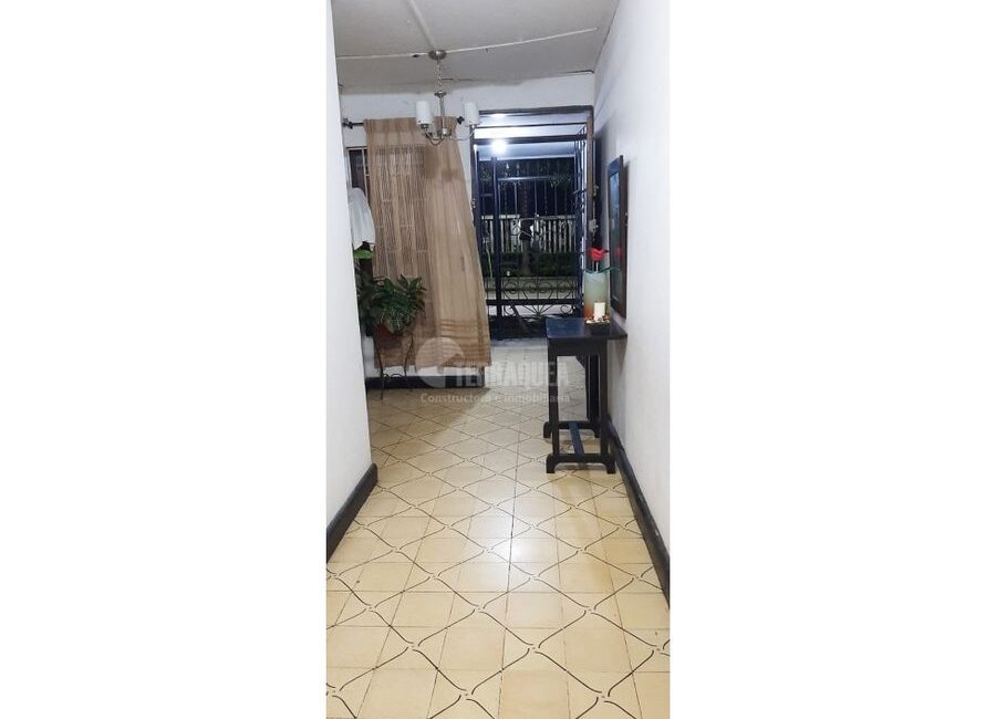 SE VENDE CASA + LOCAL EN BETANIA