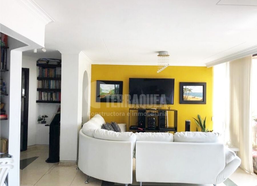 SE VENDE APARTAMENTO EN RIOMAR