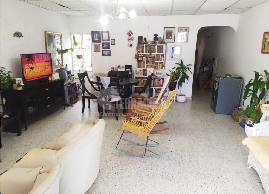 SE VENDE CASA EN LUCERO