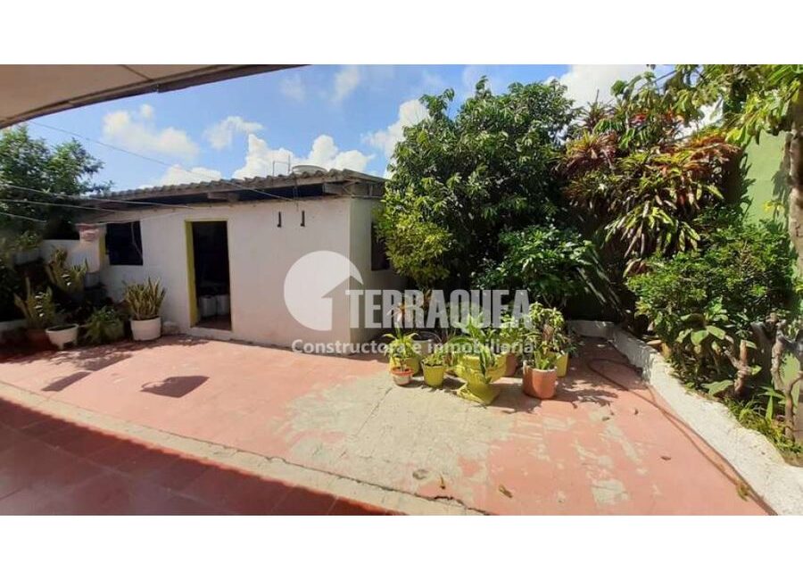 SE VENDE CASA EN LOS NOGALES