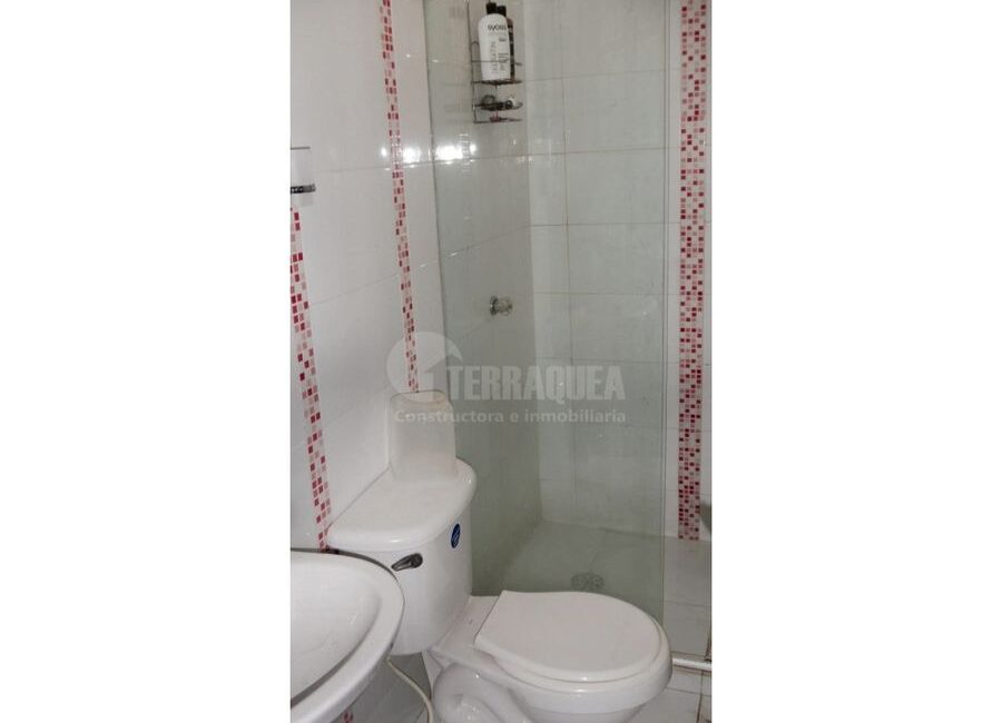 SE VENDE CASA EN EL RECREO