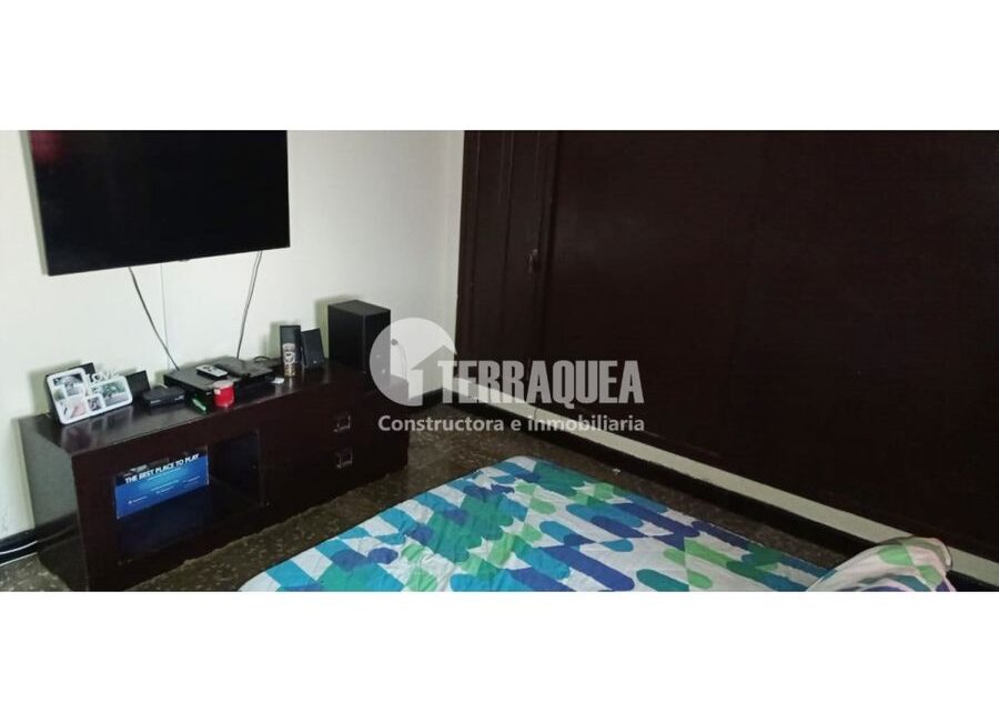 SE VENDE CASA CON DOS APARTAMENTOS EN LA CONCEPCION