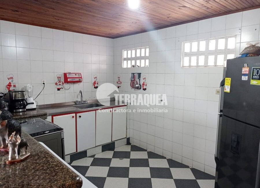 SE VENDE CASA CON DOS APARTAMENTOS EN LA CONCEPCION