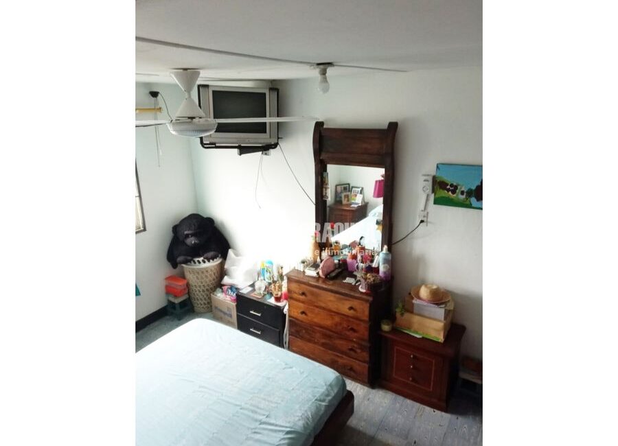 SE VENDE CASA CON DOS APARTAMENTOS EN LA CONCEPCION