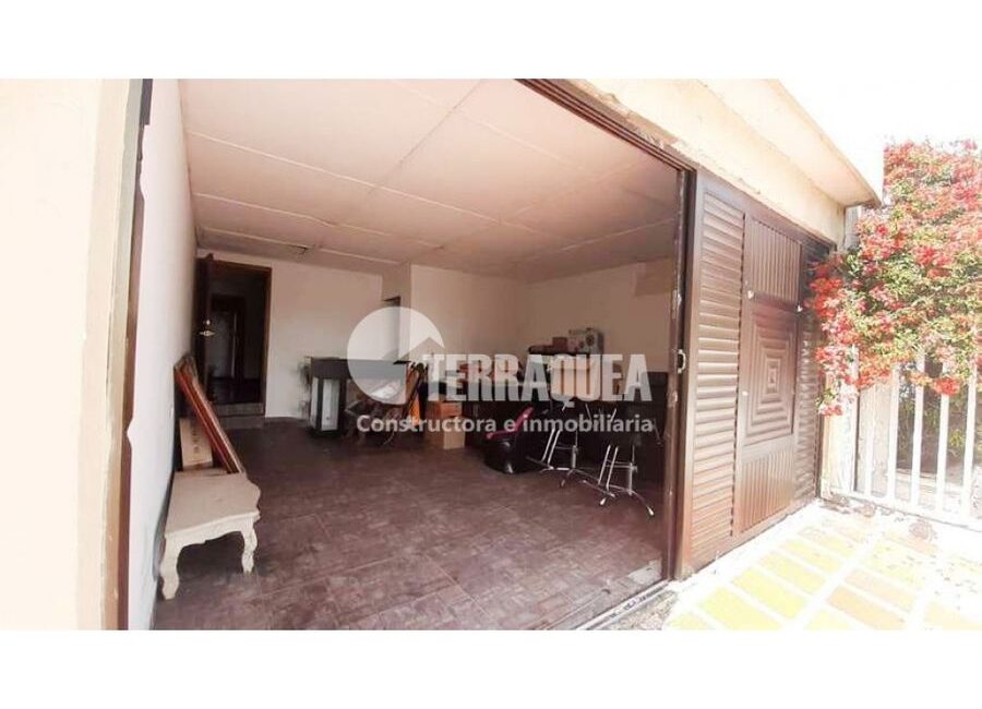 SE VENDE CASA EN LOS NOGALES