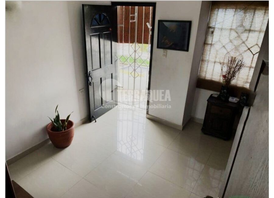 SE VENDE CASA DUPLEX EN CIUDAD JARDIN