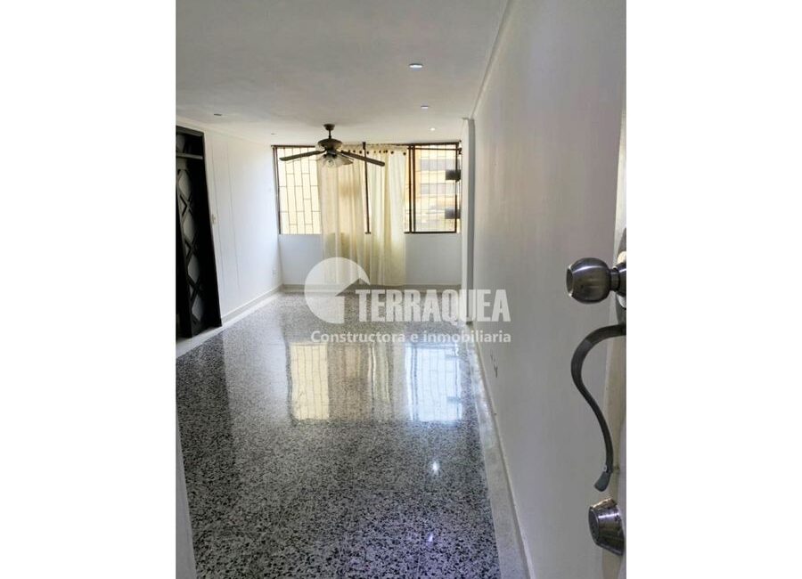 SE VENDE APARTAMENTO EN RIOMAR