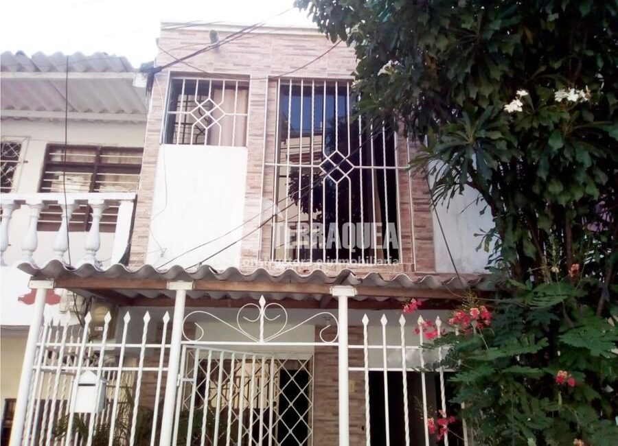 SE VENDE CASA DUPLEX EN LOS ANDES