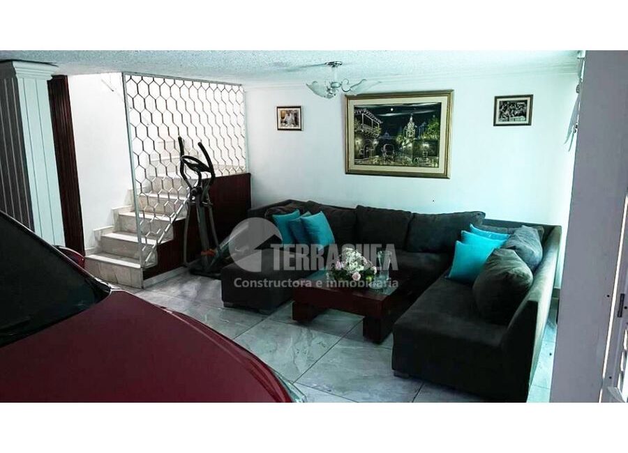 SE VENDE CASA DUPLEX EN EL SILENCIO