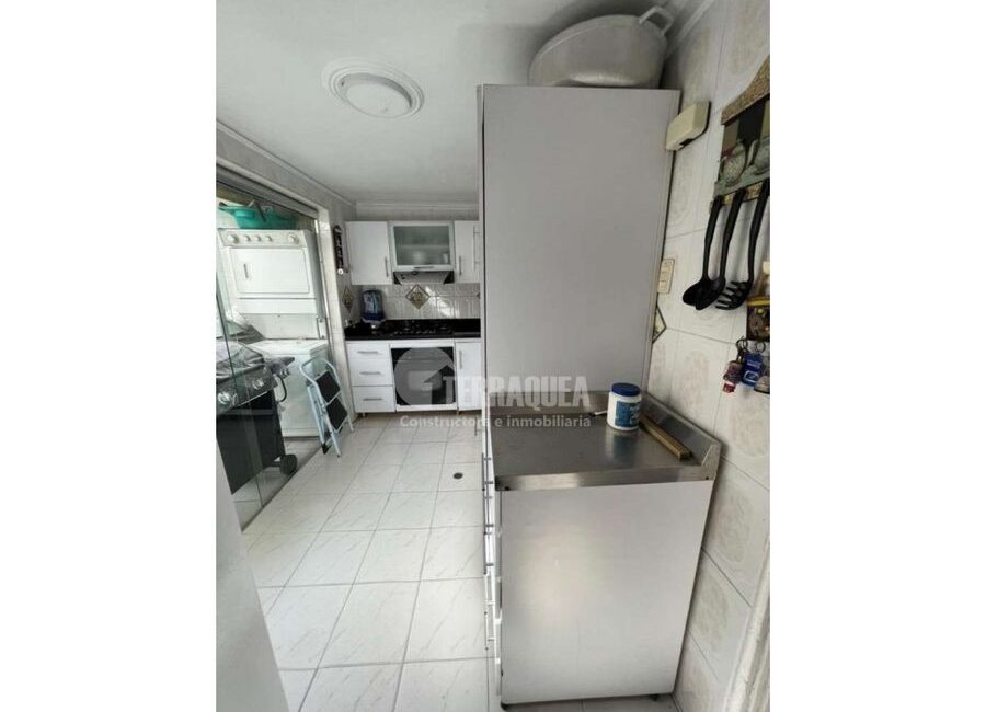 SE VENDE CASA DUPLEX EN EL RECREO
