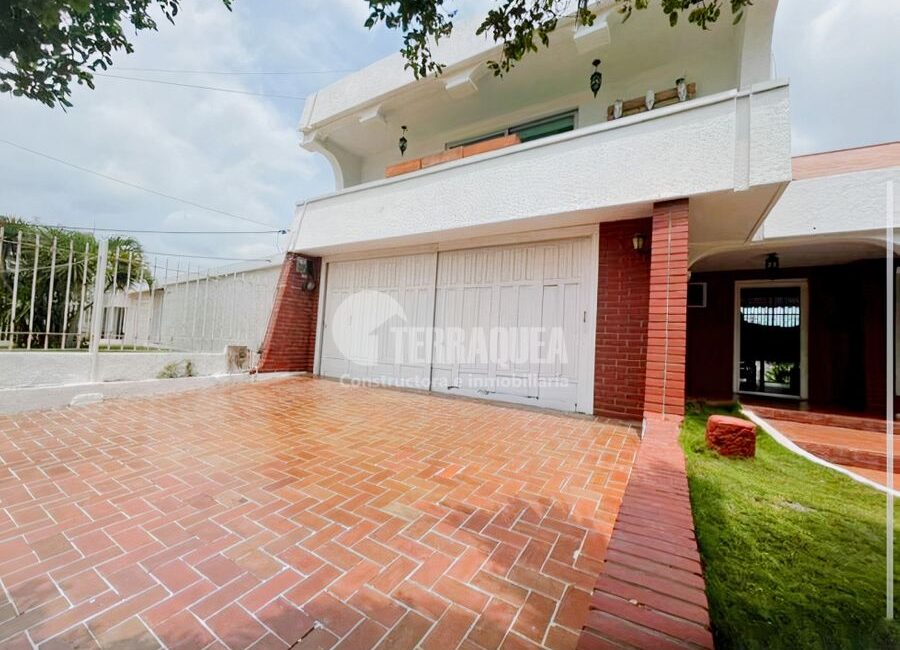 SE VENDE CASA EN NUEVO HORIZONTE