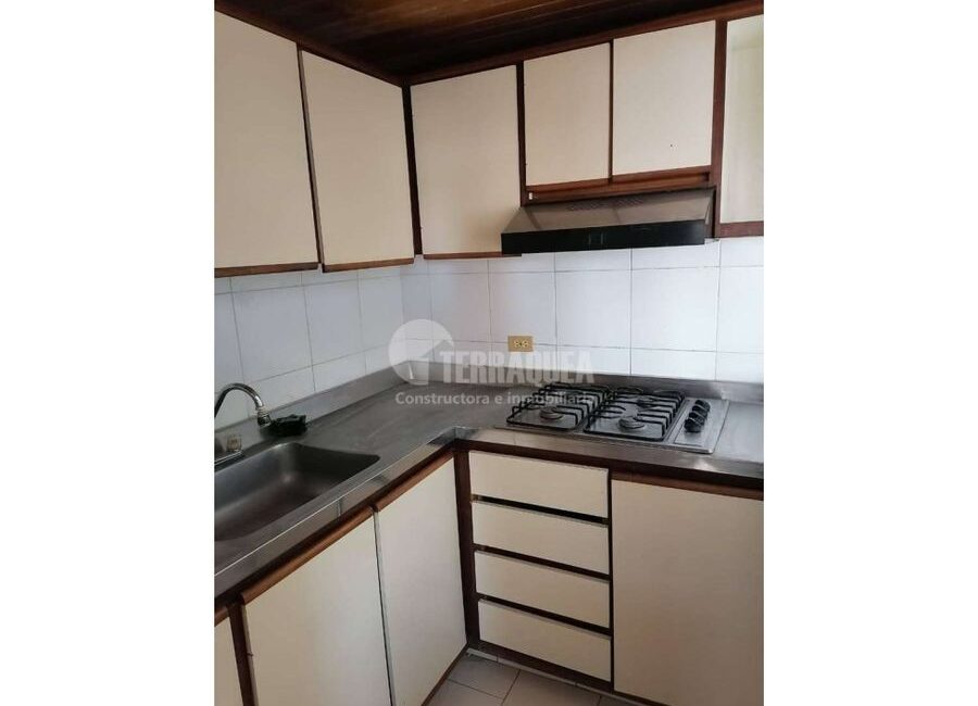 SE VENDE APARTAESTUDIO EN GRANADILLO