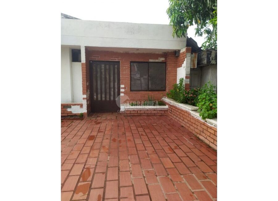 SE VENDE CASA COMERCIAL CON OFICINAS EN ALTO PRADO