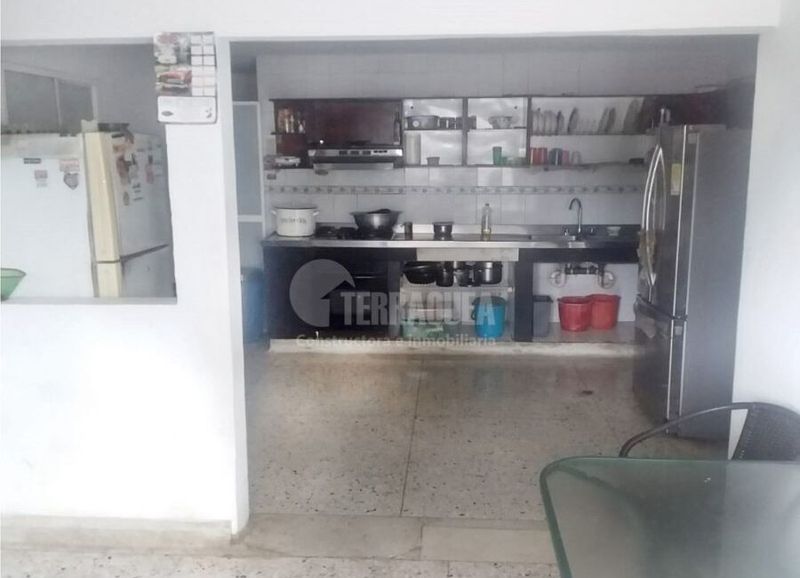 SE VENDE CASA EN ALTAMIRA