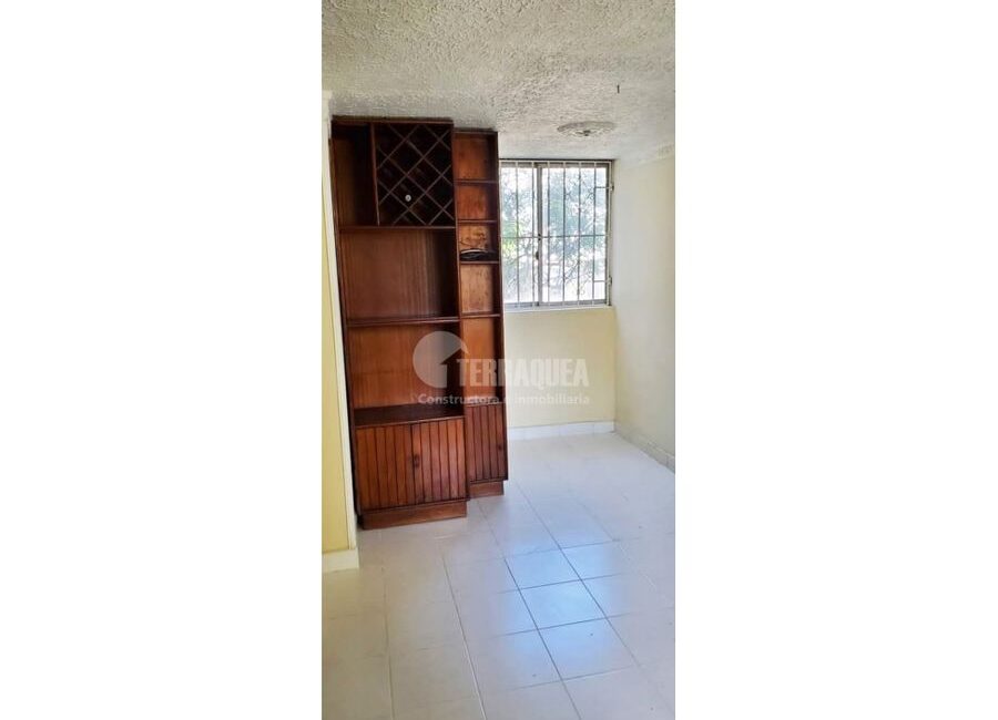 SE VENDE APARTAMENTO EN EL RECREO