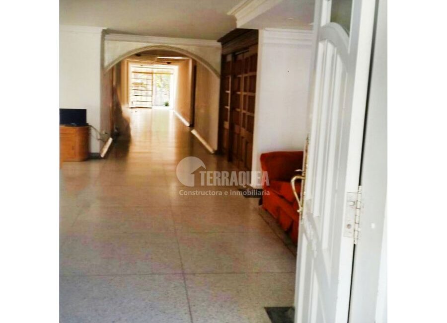 SE VENDE CASA EN ALTAMIRA