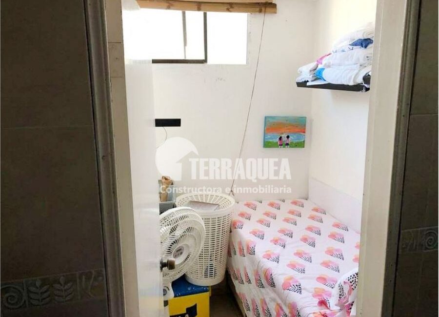 SE VENDE APARTAMENTO EN RIOMAR