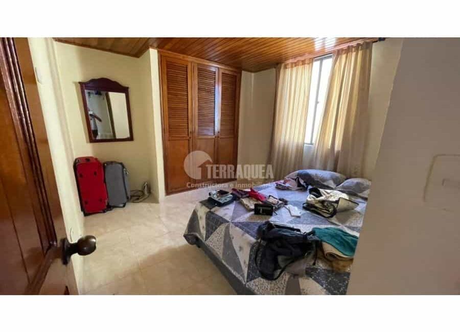 SE VENDE APARTAMENTO EN LAS DELICIAS