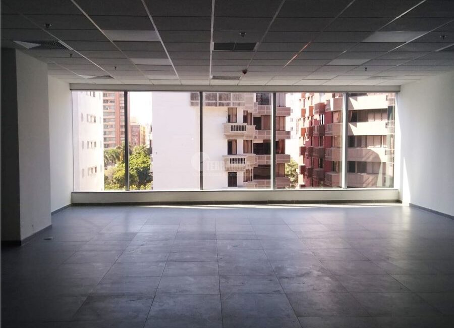SE VENDE OFICINA EN ALTO PRADO