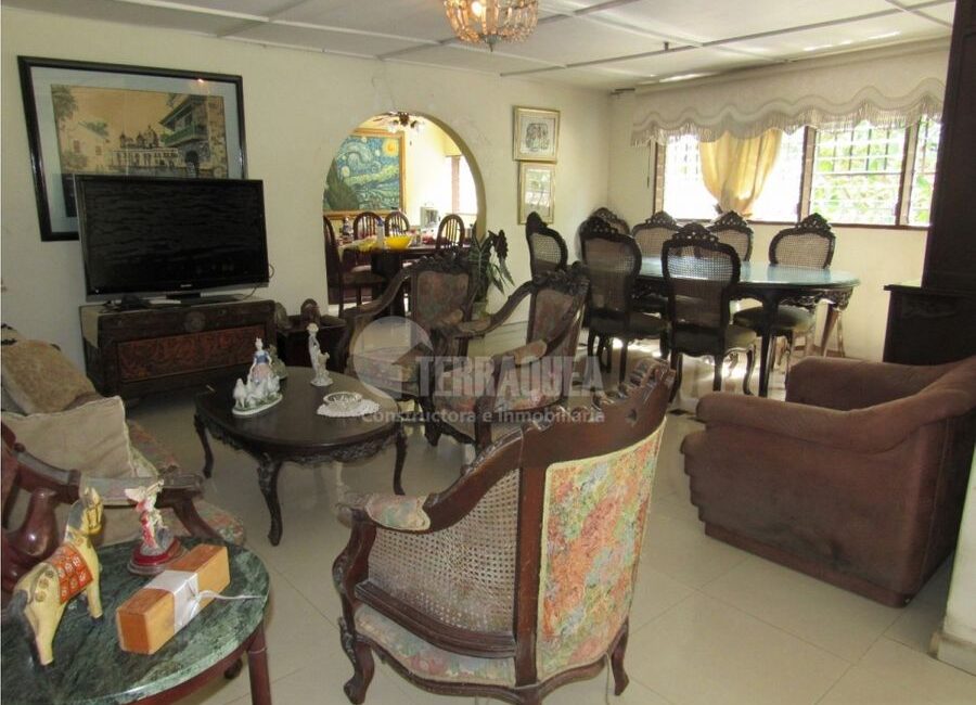 SE VENDE CASA EN LA CAMPIÑA
